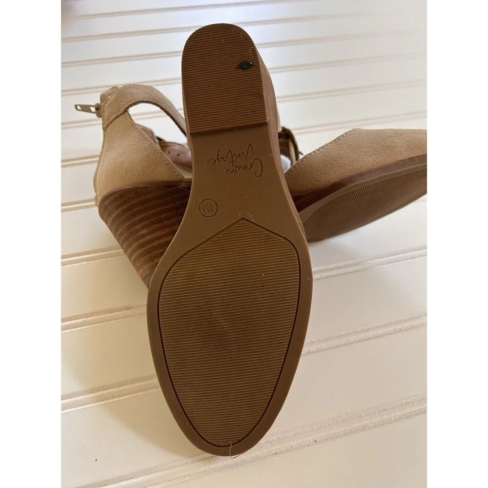 Crown Vintage Ladawen Wedge Heels Women 7M Beige Suede Strappy Buckle Pump Shoe